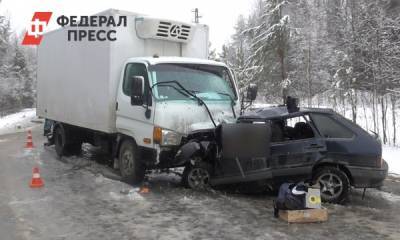 Три человека погибли в аварии с грузовиком на Среднем Урале