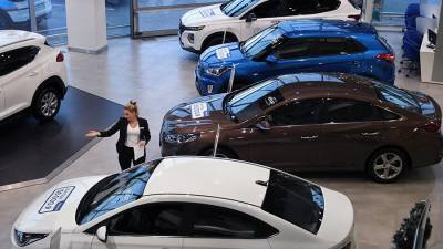 Продажи новых автомобилей в России в марте снизились на 6%