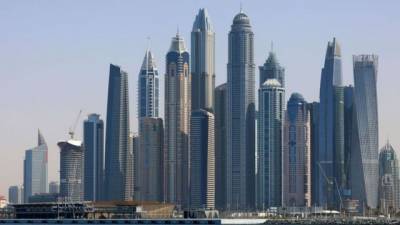 В Дубае задержали 40 человек за съемку видеоролика, в котором обнаженные девушки стоят на балконе