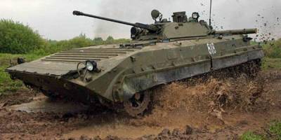 В Кремле объяснили "блуждание" российской военной техники с заклеенными номерами у границы с Украиной