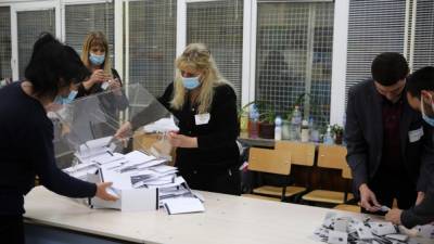 В Болгарии подводят итоги воскресных парламентских выборов