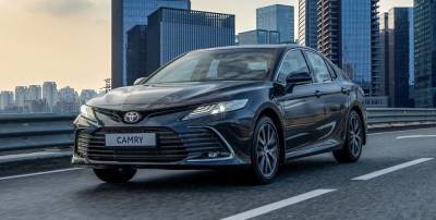 Toyota начала продажи обновленного седана Toyota Camry в РФ от 1,88 миллиона рублей