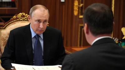 Путин призвал Минсельхоз помочь аграриям с производством семян и саженцев