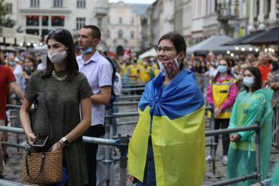 В Сумах на центральные улицы не будут пускать без маски