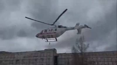Мальчика из Кингисеппа, раненного на детской площадке, отправили на вертолете в Петербург