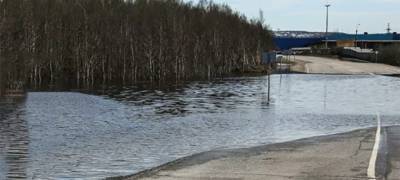 Жители деревни в Карелии остались без транспортного сообщения из-за размытой дороги