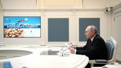 Путин подписал закон о праве президента назначать гражданских на генеральские должности
