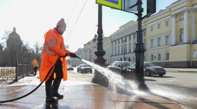 В Петербурге за неделю отмыли 30 млн квадратных метров