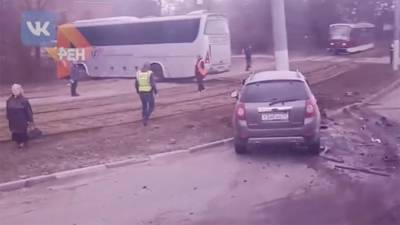 Семь человек пострадали в ДТП с автобусом и легковым автомобилем в Туле