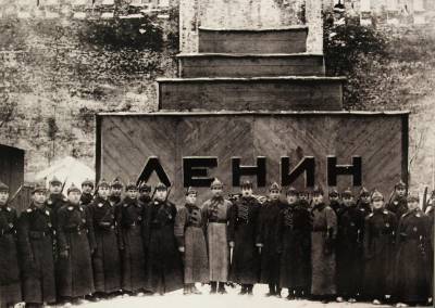 Коблов и Кашкин: что стало с первыми часовыми Мавзолея Ленина