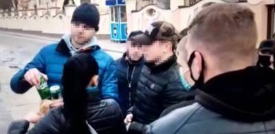 В центре Киева двое россиян избили украинца за употребление алкоголя