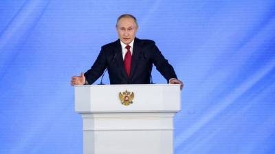 Путин узаконил свое право еще дважды баллотироваться на пост президента РФ