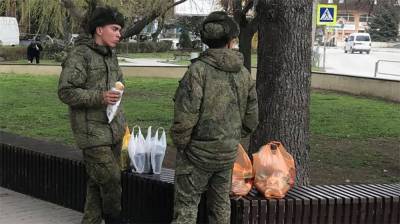 Как в 2014 году: Феодосию заполонили "зеленые человечки", но уже с нашивками – фото - 24tv.ua - Крым