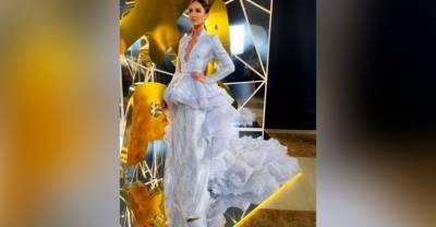 Бузова пришла на "Жару" в "свадебном" платье и заинтриговала фанатов