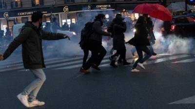 Локдауны и протесты: Европу трясет на фоне ужесточения ограничений из-за COVID