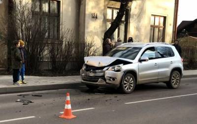 Нетрезвый франковский инспектор по парковкам устроил ДТП - СМИ