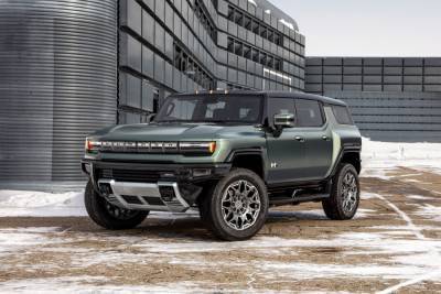 Электрокроссовер GMC Hummer EV SUV представлен официально: пять версий, мощность до 830 л.с., запас хода до 480 км, стоимость от $80 тыс. и начало продаж в 2023 году