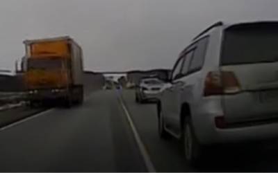 Полиция поймала пьяного «гонщика»-рецидивиста на Toyota Land Cruiser (видео)