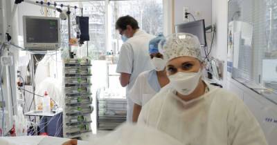 Реабилитации нуждается до 70% пациентов: в Минздраве рассказали об опасности "британского" коронавируса, который "терроризирует" Украина