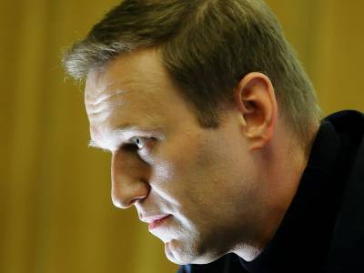 "Сильный кашель, температура 38,1": Навальный поделился тревожными новостями