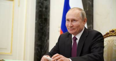 Путин подписал закон, который позволяет ему снова возглавлять РФ