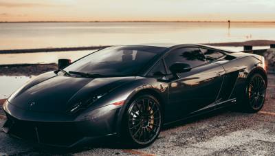 Удачный год для Lamborghini: богачи скучают и покупают роскошные авто