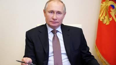 Путин подписал закон, позволяющий ему вновь выдвигаться в президенты