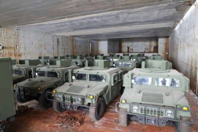 США перебрасывают вооружения на Украину: Киев потренируют наступать
