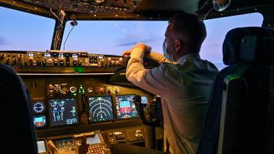 Самолет совершил аварийную посадку в Тюмени из-за отказа двигателя