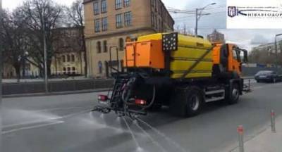 В Киеве дороги вымоют шампунем