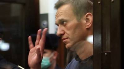 Сильный кашель и температура: Навальный заявил о вспышке туберкулеза в колонии