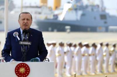 Эрдоган осудил турецких адмиралов, «намекнувших на переворот»