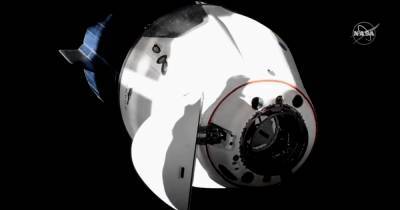 Космический корабль Crew Dragon от SpaceX впервые перестыковался с МКС (видео)
