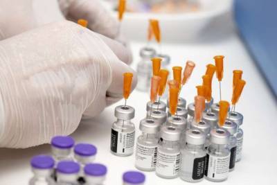 Виновных в дефиците вакцин в мире назвали в Китае