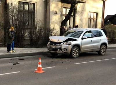 В Ивано-Франковске пьяный чиновник мэрии устроил ДТП: есть пострадавшие