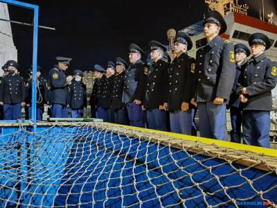 Будущие механики холмской мореходки проходят первую практику во Владивостоке