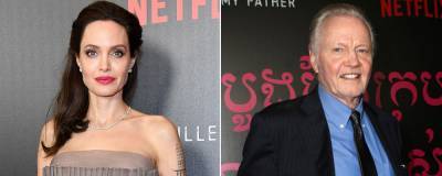 Отец Анджелины Джоли считает, что в разводе виноват Брэд Питт