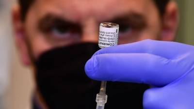 Немецкий медик стал суперраспространителем COVID-19 после прививки