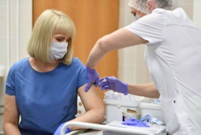 Более 111 тыс. человек получили вакцину от COVID-19 в Новосибирской области