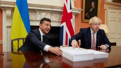 Зеленский призвал Британию усилить санкции против РФ и увеличить присутствие на Донбассе