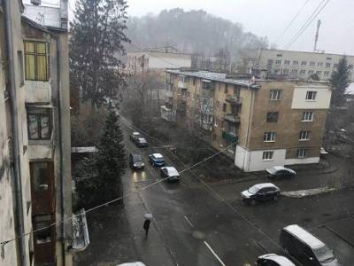 Во Львове начался снегопад (ВИДЕО)