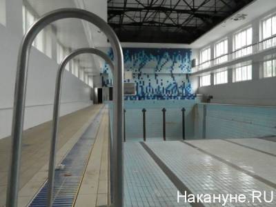 В Челябинске в бассейне умерла женщина