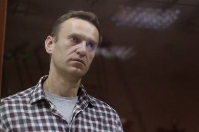 СМИ: Алексея Навального перевели в медсанчасть с симптомами ОРЗ