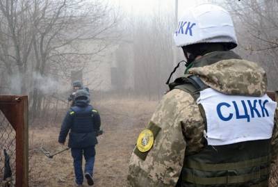 На Донбассе под обстрелами погибли двое военных