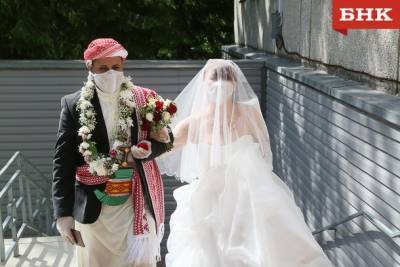 Эксперт объяснил, почему россияне не спешат вступать в брак