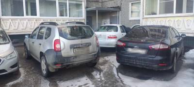 Инспекторы покарали одного из "мастеров парковки" в Петрозаводске