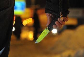 Житель Череповца с ножом в руке угрожал убить подростка за матерщину