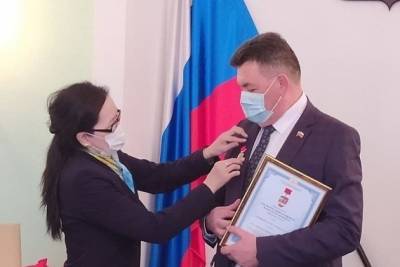 Глава Чита Евгений Ярилов получил награду «Заслуженный работник железных дорог Монголии»