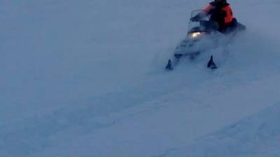 Пропавшие на снегоходах туристы на Камчатке вышли на связь