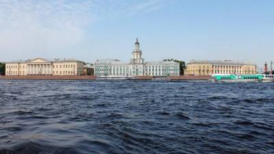Население Петербурга растет за счет мигрантов